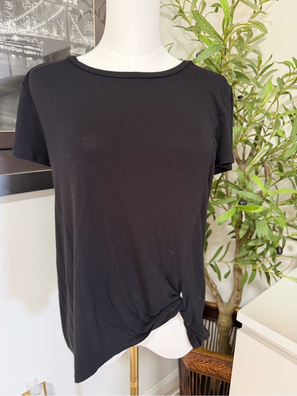Ivy Rose Black Side Twist Short Sleeve Top Medium